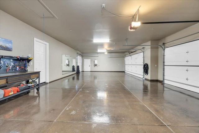 10407 Fox Borough Dr, Oakdale, CA 95361