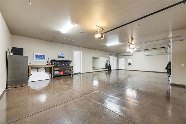 10407 Fox Borough Dr, Oakdale, CA 95361