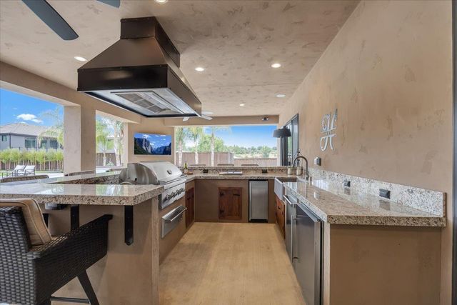 10407 Fox Borough Dr, Oakdale, CA 95361