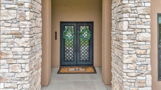 10407 Fox Borough Dr, Oakdale, CA 95361