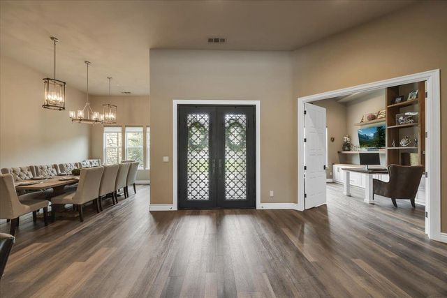 10407 Fox Borough Dr, Oakdale, CA 95361