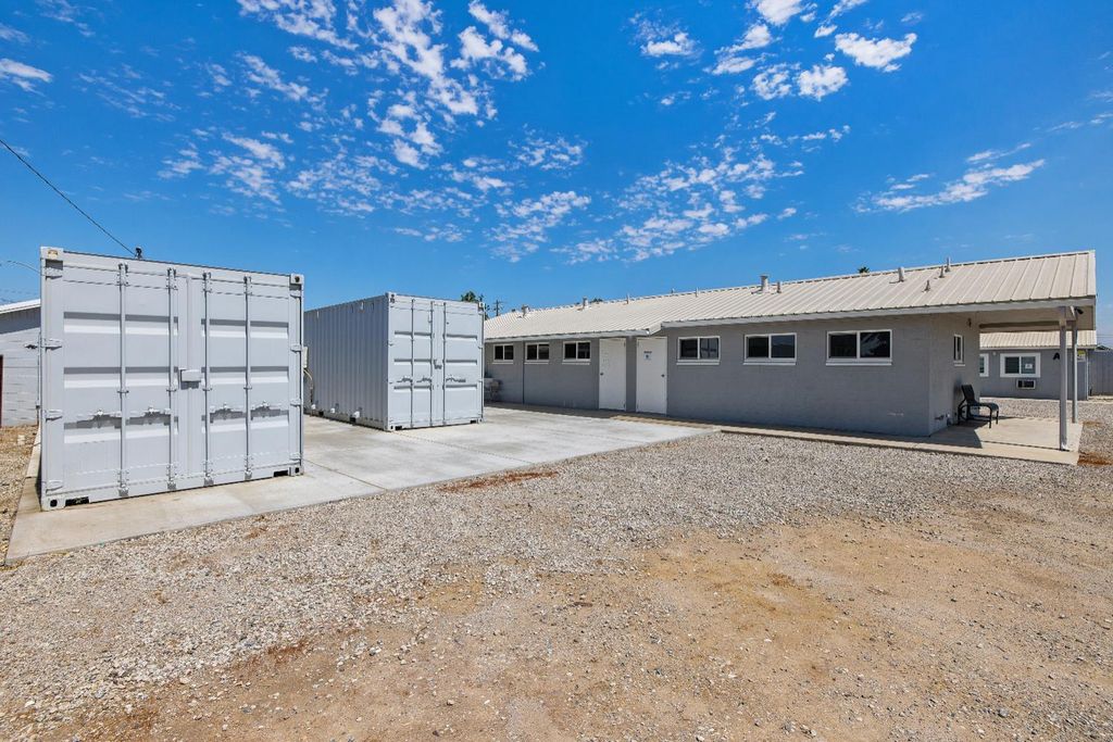 Image 34 of property listing at 638 W Kern, Dinuba, CA 93618