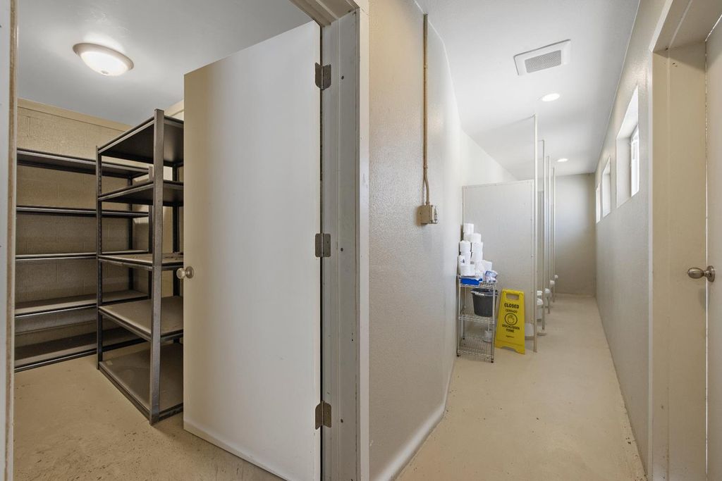Image 57 of property listing at 638 W Kern, Dinuba, CA 93618