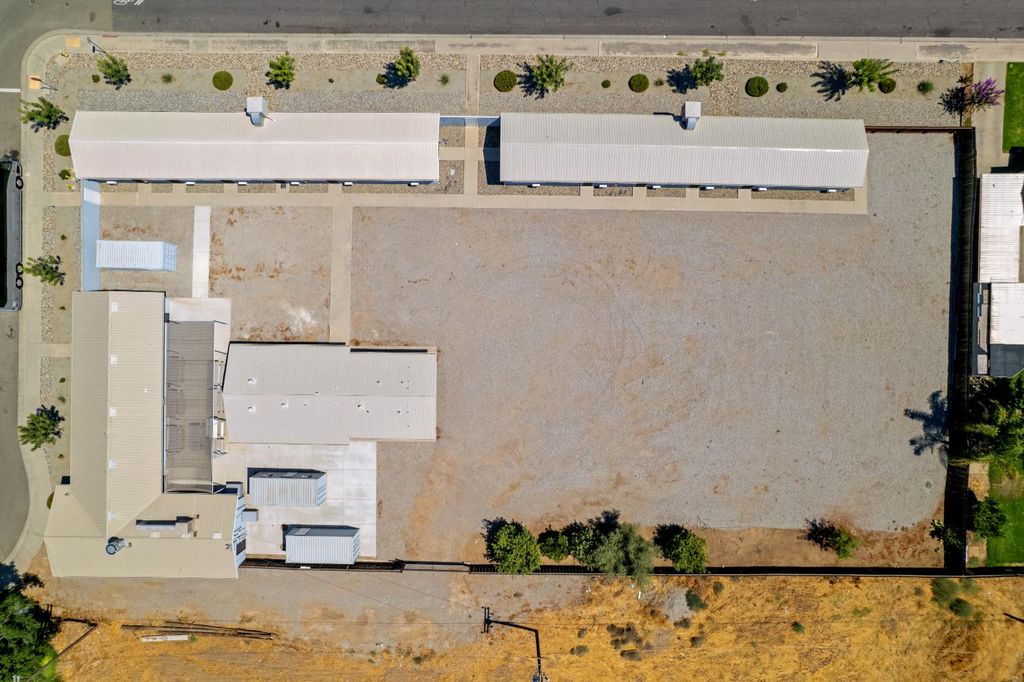 Image 6 of property listing at 638 W Kern, Dinuba, CA 93618
