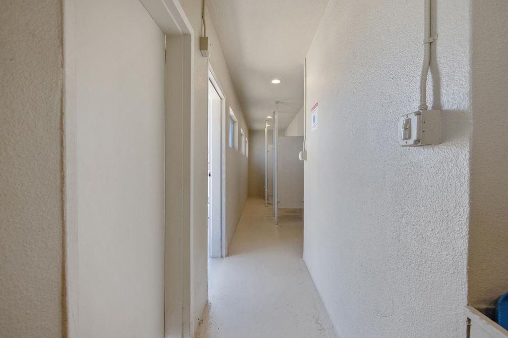 Image 66 of property listing at 638 W Kern, Dinuba, CA 93618