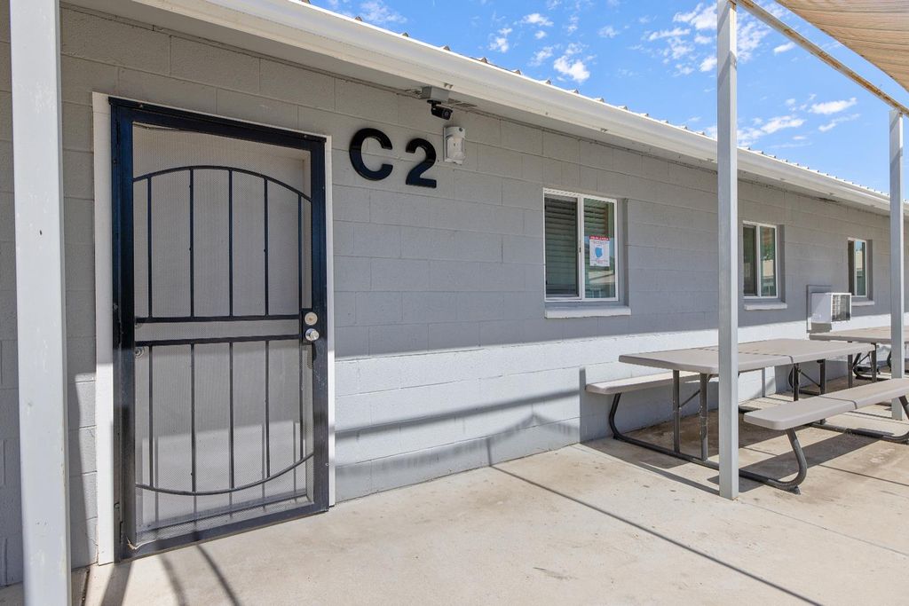 Image 75 of property listing at 638 W Kern, Dinuba, CA 93618