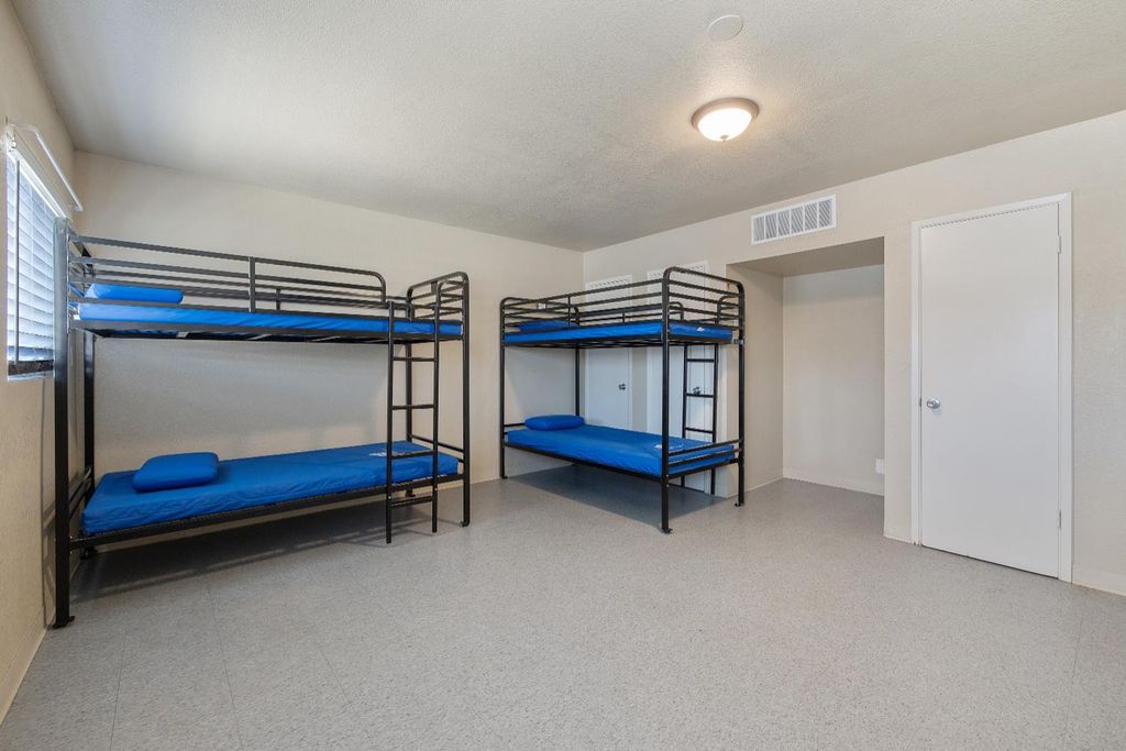 Image 81 of property listing at 638 W Kern, Dinuba, CA 93618