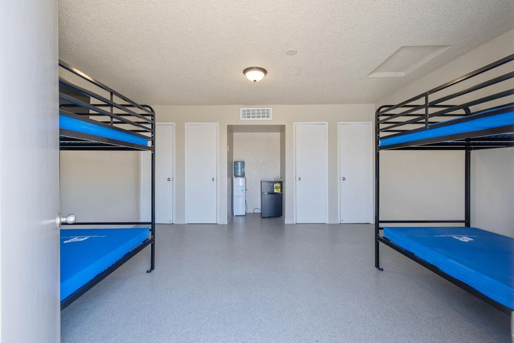 Image 84 of property listing at 638 W Kern, Dinuba, CA 93618