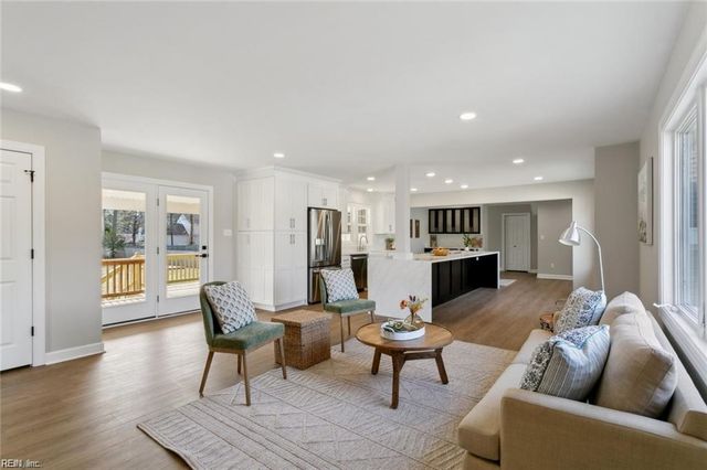 236 Hansford LN, Seaford, VA 23696