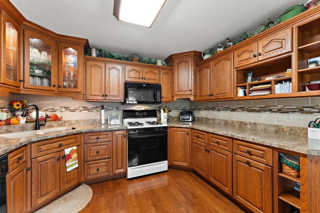 3046 W 1300 N, Wheatfield, IN 46392