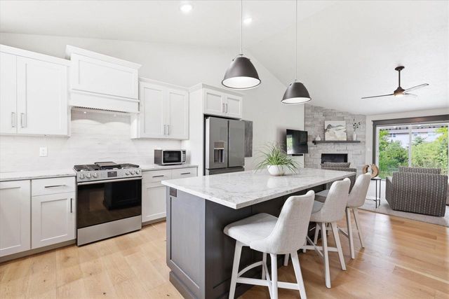 1865 SOUTHBRIDGE ROAD, De Pere, WI 54115