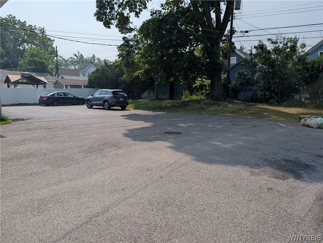 50 Flower Street, Buffalo, NY 14214