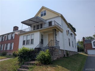 50 Flower Street, Buffalo, NY 14214