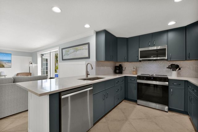 6201 HOLMES BOULEVARD, Holmes Beach, FL 34217