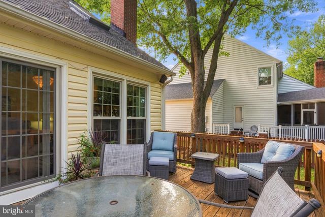 1316 SUMMERFIELD DR, Herndon, VA 20170