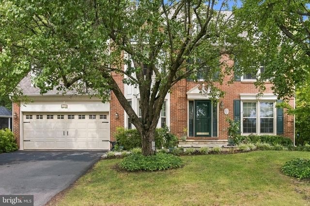 1316 SUMMERFIELD DR, Herndon, VA 20170