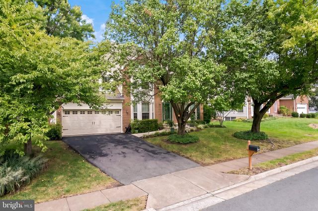 1316 SUMMERFIELD DR, Herndon, VA 20170