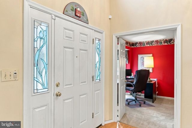 1316 SUMMERFIELD DR, Herndon, VA 20170