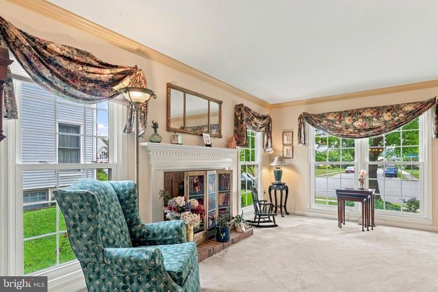 1316 SUMMERFIELD DR, Herndon, VA 20170