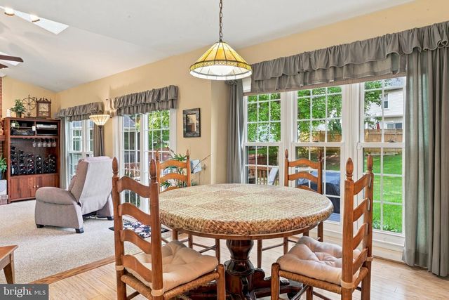 1316 SUMMERFIELD DR, Herndon, VA 20170