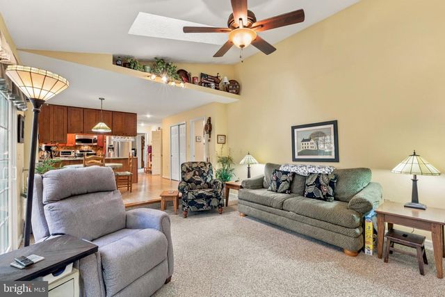 1316 SUMMERFIELD DR, Herndon, VA 20170
