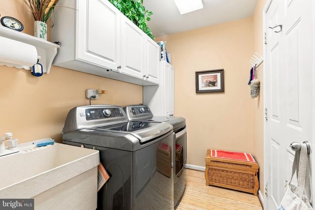 1316 SUMMERFIELD DR, Herndon, VA 20170