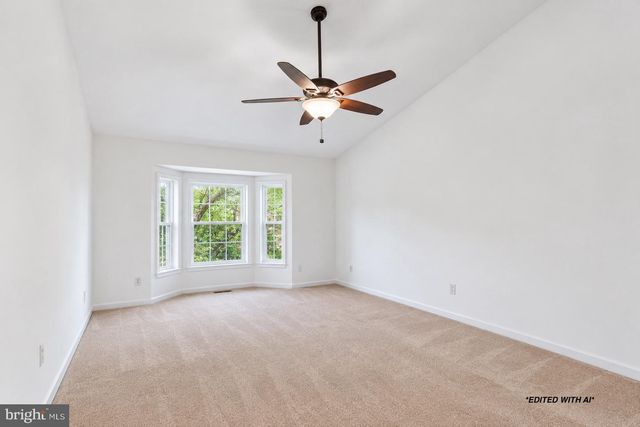 1316 SUMMERFIELD DR, Herndon, VA 20170