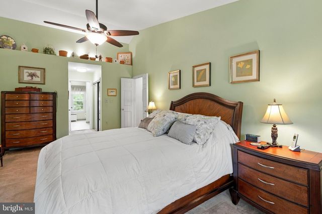 1316 SUMMERFIELD DR, Herndon, VA 20170