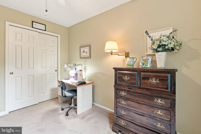 1316 SUMMERFIELD DR, Herndon, VA 20170