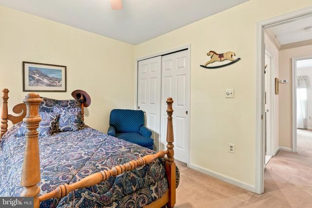 1316 SUMMERFIELD DR, Herndon, VA 20170
