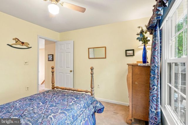 1316 SUMMERFIELD DR, Herndon, VA 20170