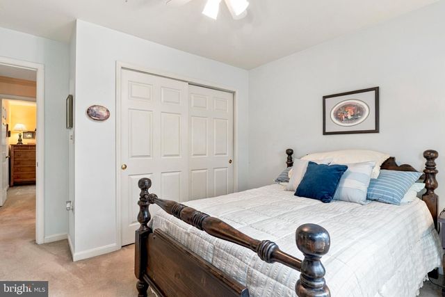 1316 SUMMERFIELD DR, Herndon, VA 20170