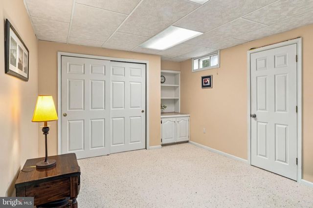 1316 SUMMERFIELD DR, Herndon, VA 20170