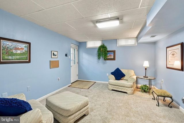 1316 SUMMERFIELD DR, Herndon, VA 20170