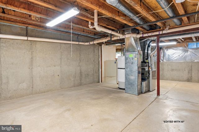 1316 SUMMERFIELD DR, Herndon, VA 20170