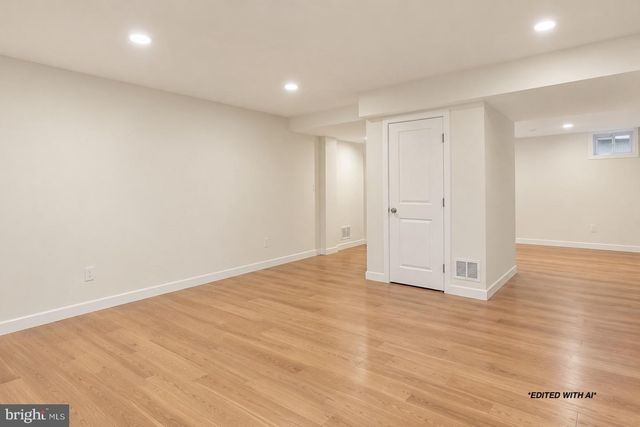 1316 SUMMERFIELD DR, Herndon, VA 20170