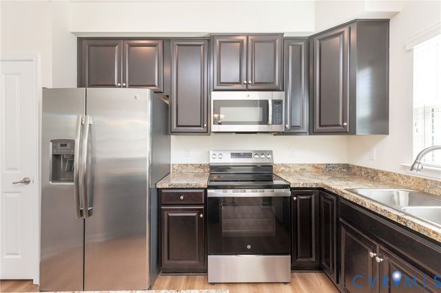 8913 Ringview Dr, Mechanicsville, VA 23116