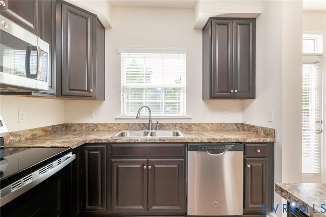 8913 Ringview Dr, Mechanicsville, VA 23116