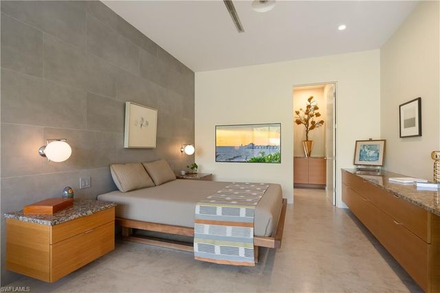 705 Shadow Lake LN, Naples, FL 34108