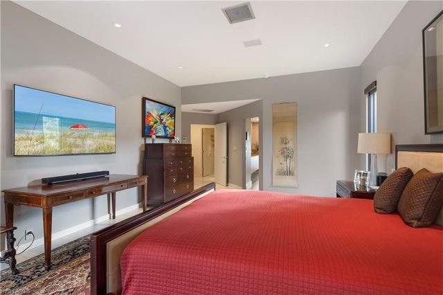 705 Shadow Lake LN, Naples, FL 34108