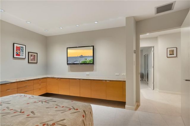 705 Shadow Lake LN, Naples, FL 34108