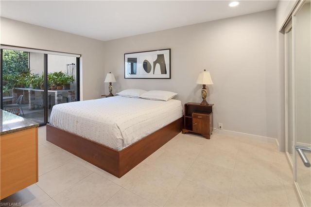 705 Shadow Lake LN, Naples, FL 34108