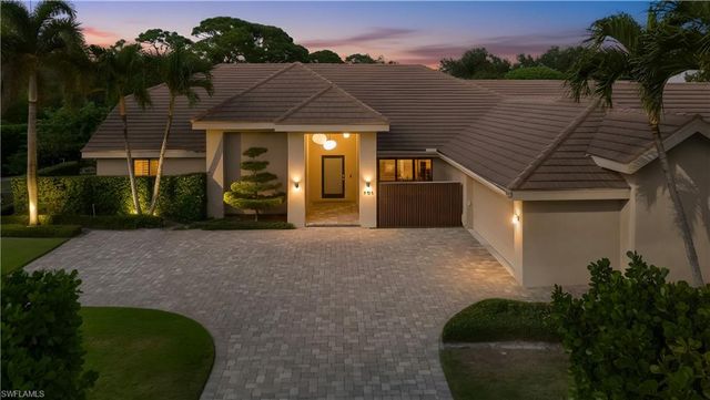 705 Shadow Lake LN, Naples, FL 34108