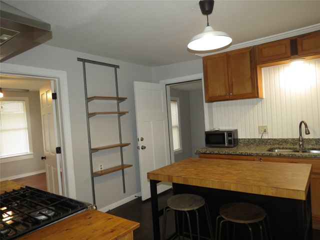 5643 E Side Avenue, Dallas, TX 75214