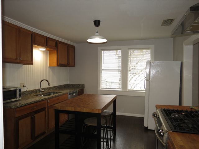 5643 E Side Avenue, Dallas, TX 75214