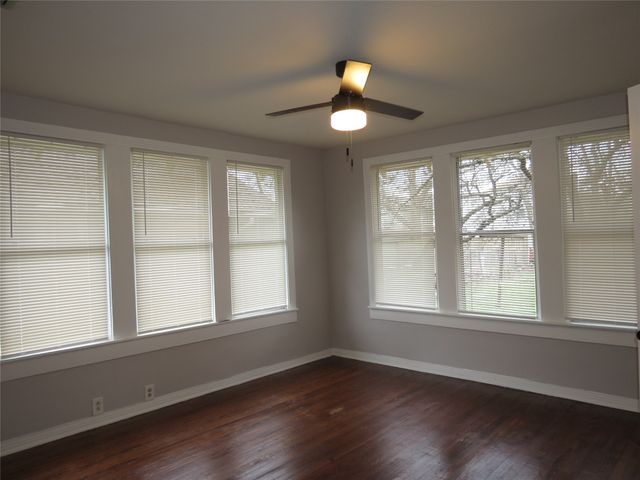 5643 E Side Avenue, Dallas, TX 75214