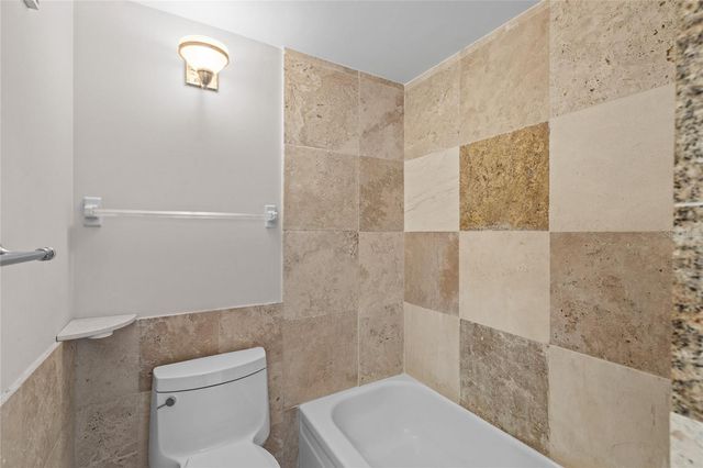 829 1ST STREET S 3B, Jacksonville Beach, FL 32250