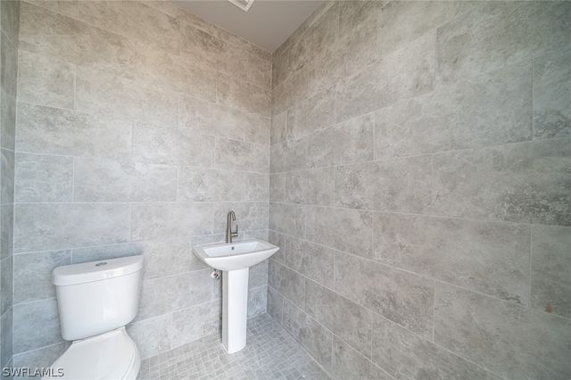 2458 NW 21st TER, Cape Coral, FL 33993