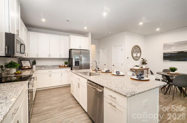 407 Park Meadows Drive, Matthews, NC 28104