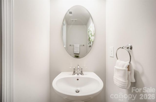 407 Park Meadows Drive, Matthews, NC 28104